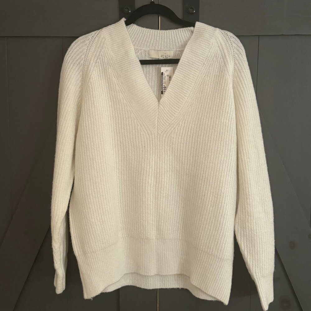 Pinch V-Neck Sweater – Size Small – Cream